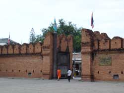 Tha Phae main gate 